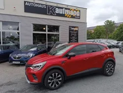 Rot Gebraucht 2023 Renault Captur Evolution SUV | 22.890 € (Fairer Preis)