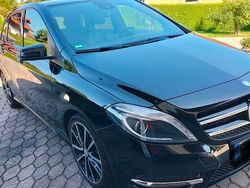 Schwarz Gebraucht 2014 Mercedes B220 Van / Kleinbus | 14.950 € (Fairer Preis)