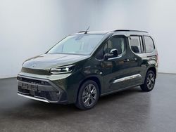 Khaki grün metallic Neu 2025 Toyota Proace Verso City Kombi | 35.900 € (Etwas zu teuer)
