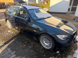 Grün Gebraucht 2006 BMW 330 Kombi | 2.850 €
