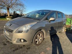 Grau Gebraucht 2013 Peugeot 5008 Van / Kleinbus | 1.950 € (Guter Preis)