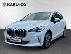 Weiss Gebraucht 2022 BMW 218 Active Tourer Luxury Line Van / Kleinbus | 25.980 €