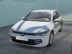 Weiß Gebraucht 2024 VW Golf VIII Life Limousine | 26.240 € (Fairer Preis)