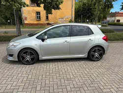 Silber Gebraucht 2009 Toyota Auris Sol Kleinwagen | 6.000 € (Etwas zu teuer)