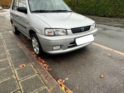 Silber Gebraucht 2000 Mazda Demio Exclusive Kleinwagen | 2.200 €
