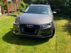 Grau Gebraucht 2014 Audi A3 Sportback Ambition Limousine | 11.400 € (Fairer Preis)