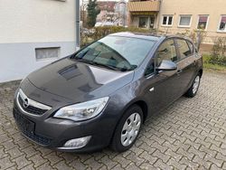 Grau Gebraucht 2010 Opel Astra Innovation Limousine | 2.700 € (Fairer Preis)