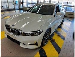 Weiß Gebraucht 2021 BMW 330e Luxury Line Limousine | 22.497 € (Guter Preis)