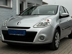Grau Gebraucht 2009 Renault Clio III Expression Limousine | 4.800 € (Etwas zu teuer)