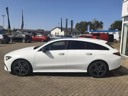 Weiß Gebraucht 2023 Mercedes CLA200 Shooting Brake AMG Line Premium Kombi | 35.990 € (Fairer Preis)