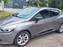 Grau Gebraucht 2016 Renault Clio IV LIMITED Kleinwagen | 6.000 € (Fairer Preis)