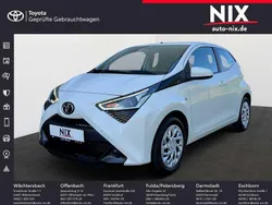 Pianosaweiß Gebraucht 2018 Toyota Aygo X-play Kleinwagen | 11.370 € (Etwas zu teuer)