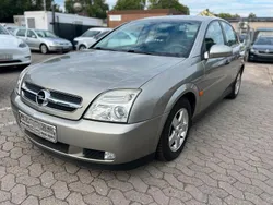 Grau Gebraucht 2002 Opel Vectra Limousine | 3.300 € (Teuer)