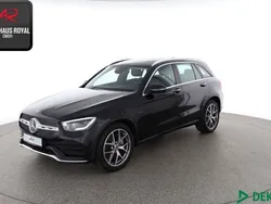 Schwarz (metallic) Gebraucht 2021 Mercedes GLC300e AMG SUV | 46.880 € (Teuer)