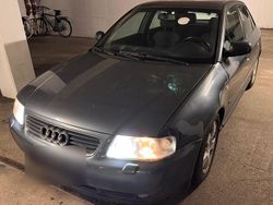 Grau Gebraucht 2002 Audi A3 Limousine | 1.140 € (Superpreis)