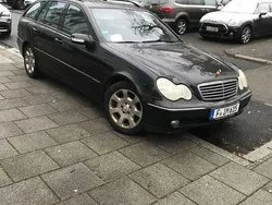 Schwarz Gebraucht 2002 Mercedes C240 Avantgarde Kombi | 1.990 € (Etwas zu teuer)