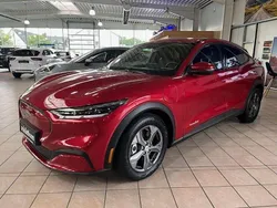 Lucidrot metallic Gebraucht 2021 Ford Mustang Mach-E Basis SUV | 27.990 € (Guter Preis)
