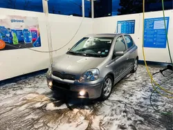 Grau Gebraucht 2003 Toyota Yaris Sport Kleinwagen | 5.500 € (Teuer)