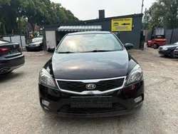 Schwarz Gebraucht 2011 Kia Ceed 2 Limousine | 2.100 € (Guter Preis)