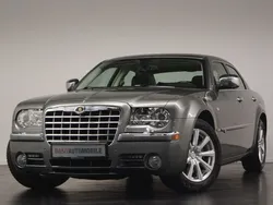 Grau Gebraucht 2010 Chrysler 300C Limousine | 18.900 €