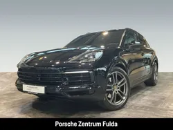 Schwarz tiefschwarzmetallic metallic Gebraucht 2019 Porsche Cayenne SUV | 65.890 € (Teuer)