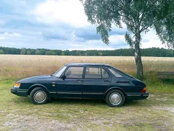 Saab 900