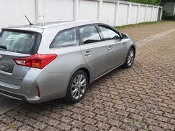 Grau Gebraucht 2014 Toyota Auris Touring Sports Kombi | 9.100 € (Guter Preis)