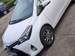 Weiß Gebraucht 2014 Toyota Yaris Limousine | 7.500 € (Fairer Preis)