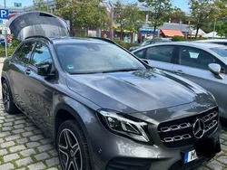 Grau Gebraucht 2019 Mercedes GLA200 AMG line SUV | 22.300 € (Guter Preis)