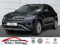 Deep black perleffekt Gebraucht 2025 VW T-Roc Style SUV | 29.866 € (Superpreis)