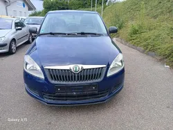 Blau Gebraucht 2012 Skoda Fabia Limousine | 6.500 € (Etwas zu teuer)