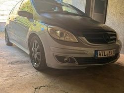 Blau Gebraucht 2005 Mercedes B200 Van / Kleinbus | 1.490 € (Teuer)