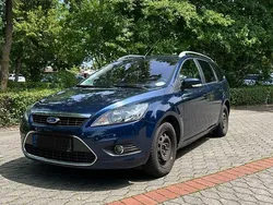 Blau Gebraucht 2010 Ford Focus Ghia Kombi | 3.500 € (Etwas zu teuer)