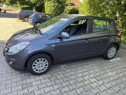Grau Gebraucht 2009 Hyundai i20 Classic Limousine | 2.400 € (Guter Preis)