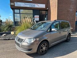 Grau Gebraucht 2008 VW Touran United Van / Kleinbus | 3.350 € (Fairer Preis)