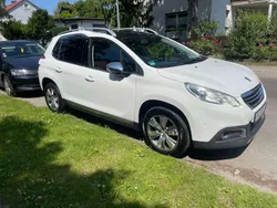 Weiß Gebraucht 2015 Peugeot 2008 Allure SUV | 11.950 € (Fairer Preis)