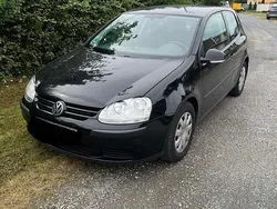 Schwarz Gebraucht 2006 VW Golf V Limousine | 850 € (Guter Preis)