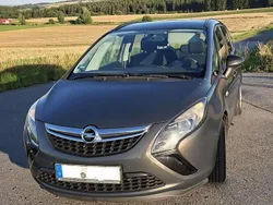 Grau Gebraucht 2014 Opel Zafira Tourer Selection Van / Kleinbus | 5.650 € (Guter Preis)