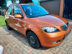 Orange Gebraucht 2004 Mazda 2 Kombi | 1.400 € (Teuer)