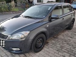 Grau Gebraucht 2010 Kia Ceed Kleinwagen | 2.500 € (Superpreis)