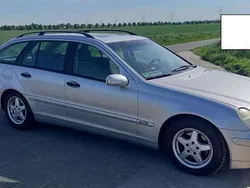 Silber Gebraucht 2002 Mercedes C200 Classic Kombi | 1.750 € (Fairer Preis)