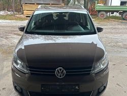 Braun Gebraucht 2013 VW Touran Van / Kleinbus | 7.700 € (Guter Preis)