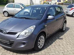 Grau Gebraucht 2010 Hyundai i20 Limousine | 3.650 € (Fairer Preis)