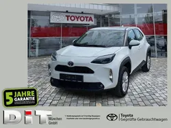 Weiss Gebraucht 2022 Toyota Yaris Hybrid Comfort SUV | 20.990 € (Superpreis)
