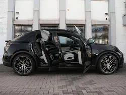Schwarz Gebraucht 2025 Porsche Macan 4 Electric SUV | 95.900 € (Fairer Preis)