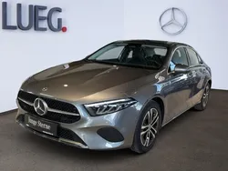 Grau Gebraucht 2023 Mercedes A180 Advanced Limousine | 28.980 € (Fairer Preis)