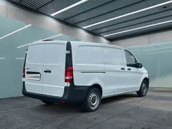 Weiß Gebraucht 2021 Mercedes e-Vito Van / Kleinbus | 16.603 € (Fairer Preis)