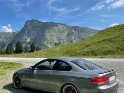 Grau Gebraucht 2009 BMW 320 Coupé | 13.999 €