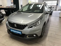 Grau Gebraucht 2019 Peugeot 2008 Active SUV | 11.900 € (Fairer Preis)