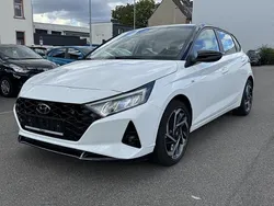 Weiß Gebraucht 2021 Hyundai i20 Intro Edition Kleinwagen | 14.450 € (Guter Preis)